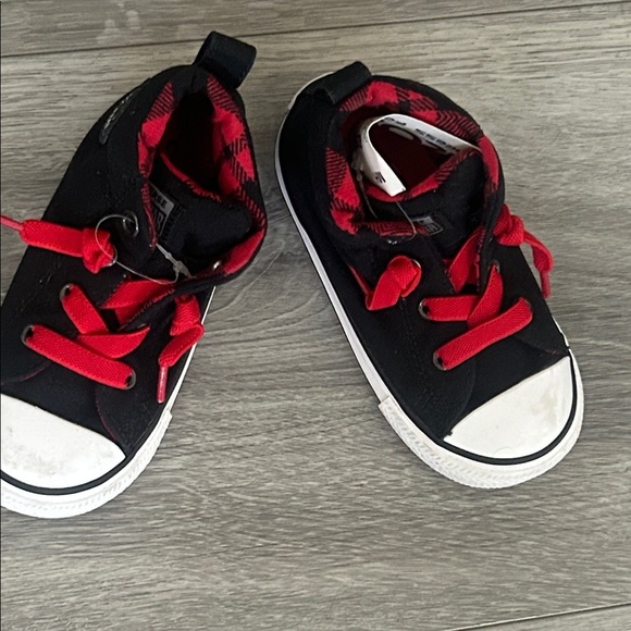 Converse Kids Black and Red Plaid Sneakers 7 - Picture 1 of 6